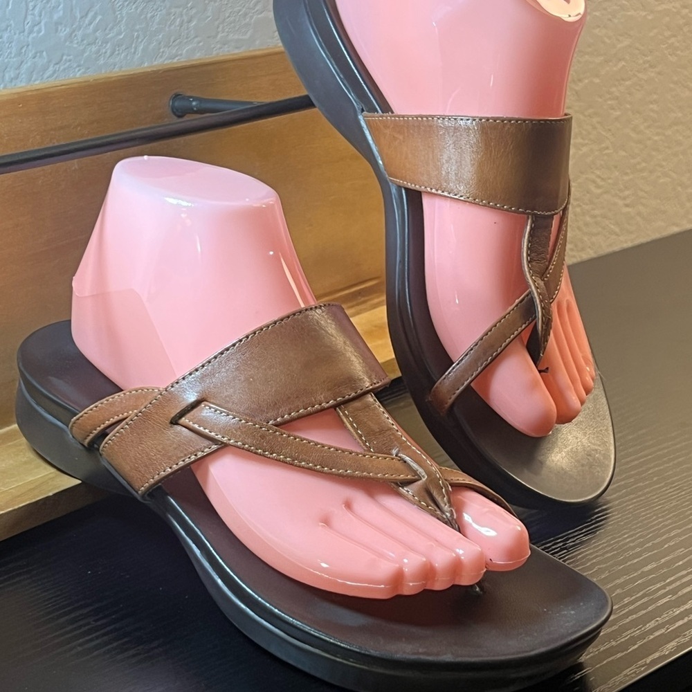 Clarks Brown and Black Women's Leather Sandals